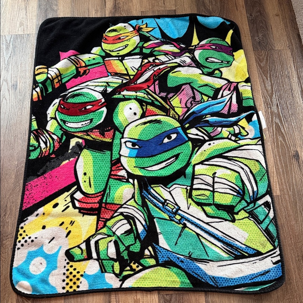 Teenage Mutant Ninja Turtles Plush Throw Blanket - Bright Multicolor